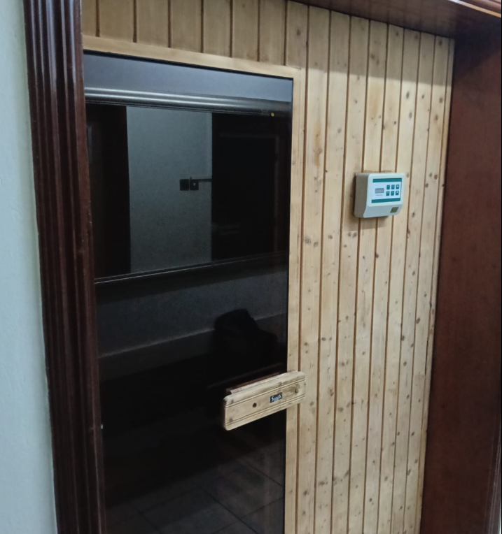 Sauna Room 1